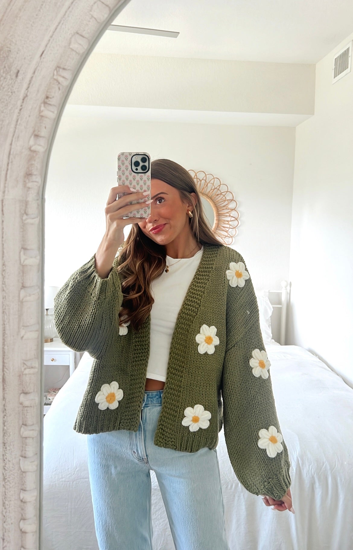 OLIVE SUMMER DAISY CARDI