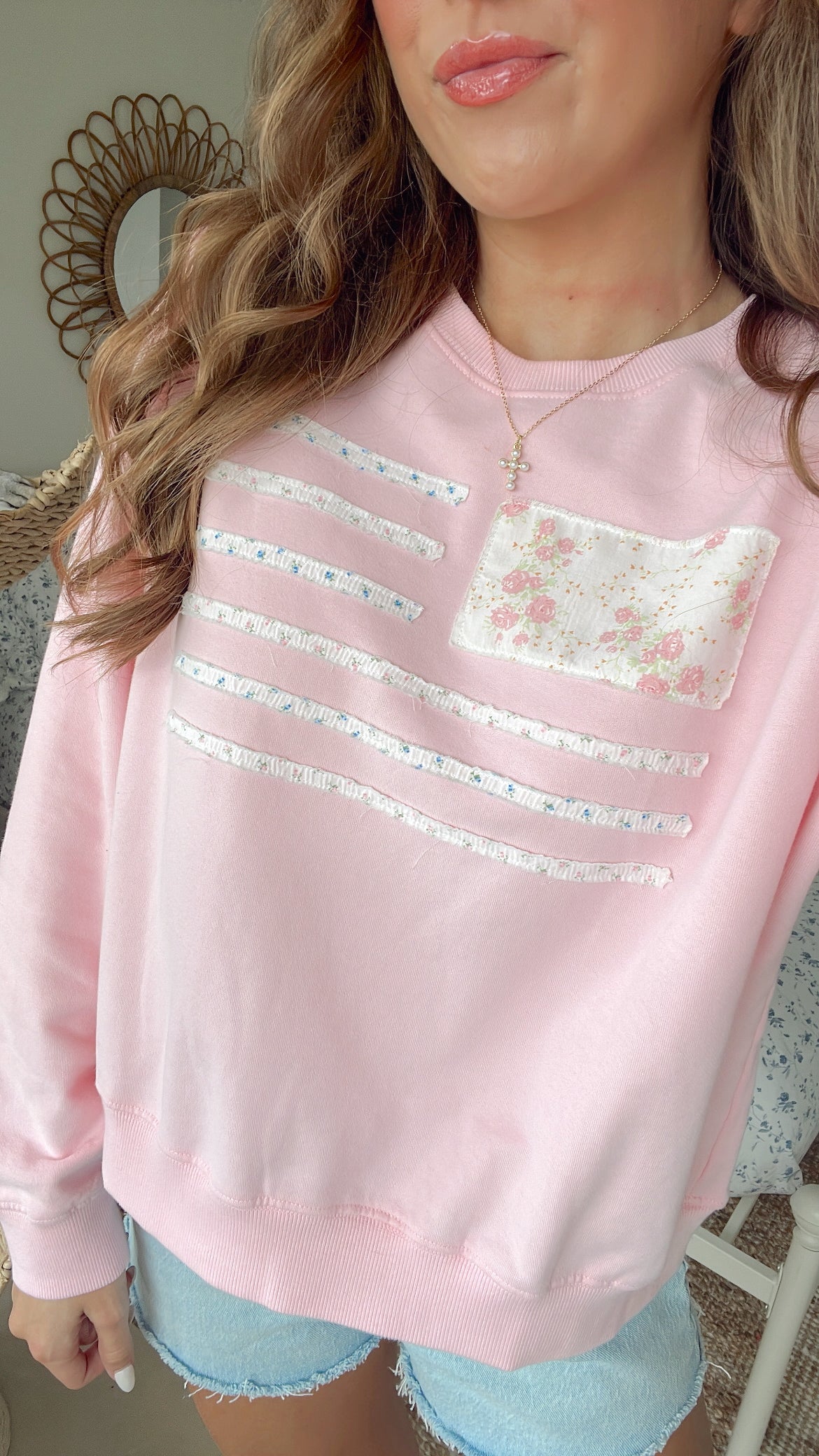 FLORAL PATCHWORK FLAG CREW - BLUE & PINK