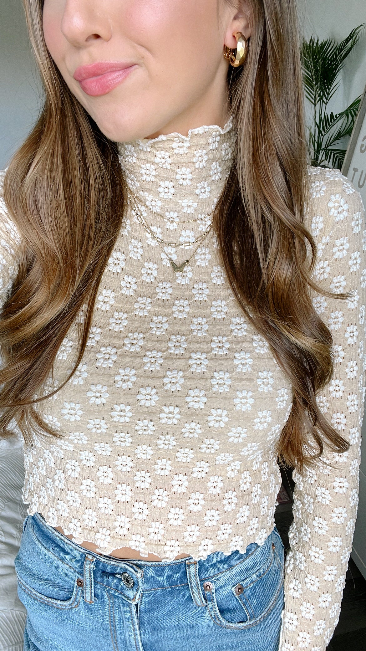 LACY RUFFLE TOP