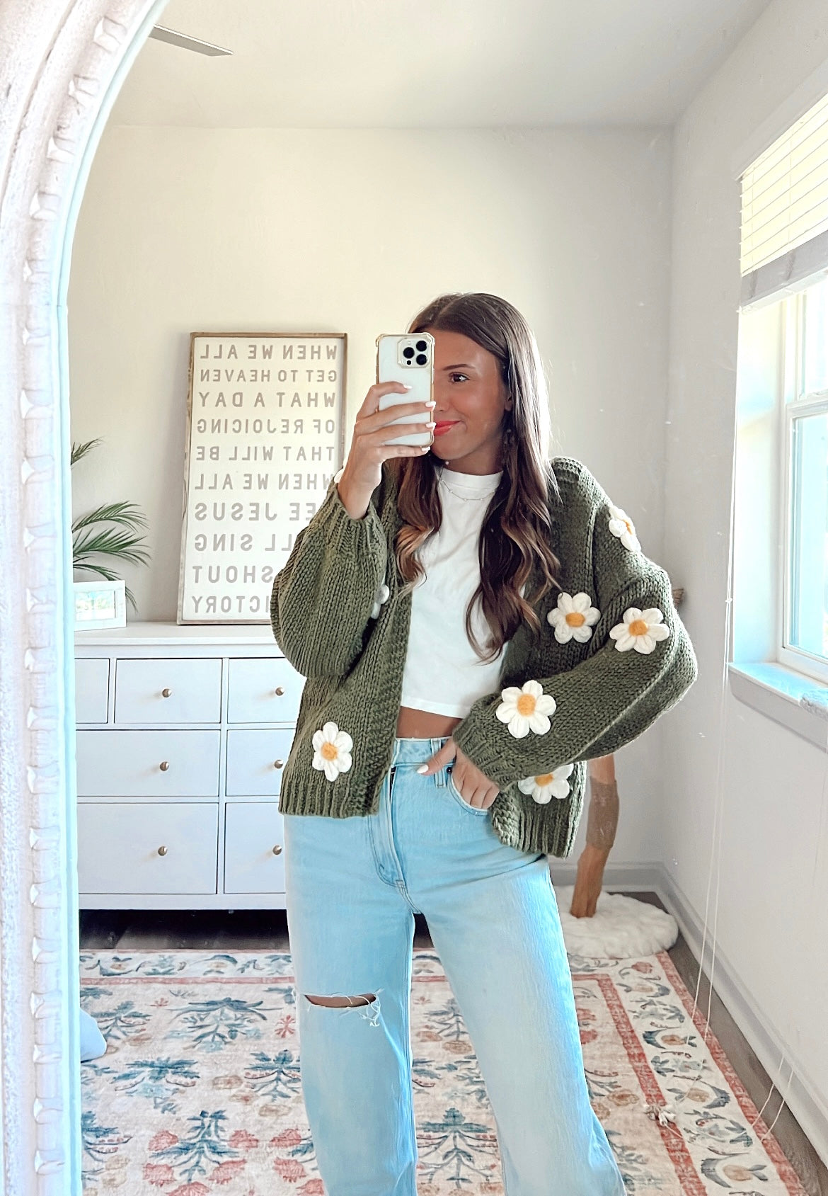 OLIVE SUMMER DAISY CARDI