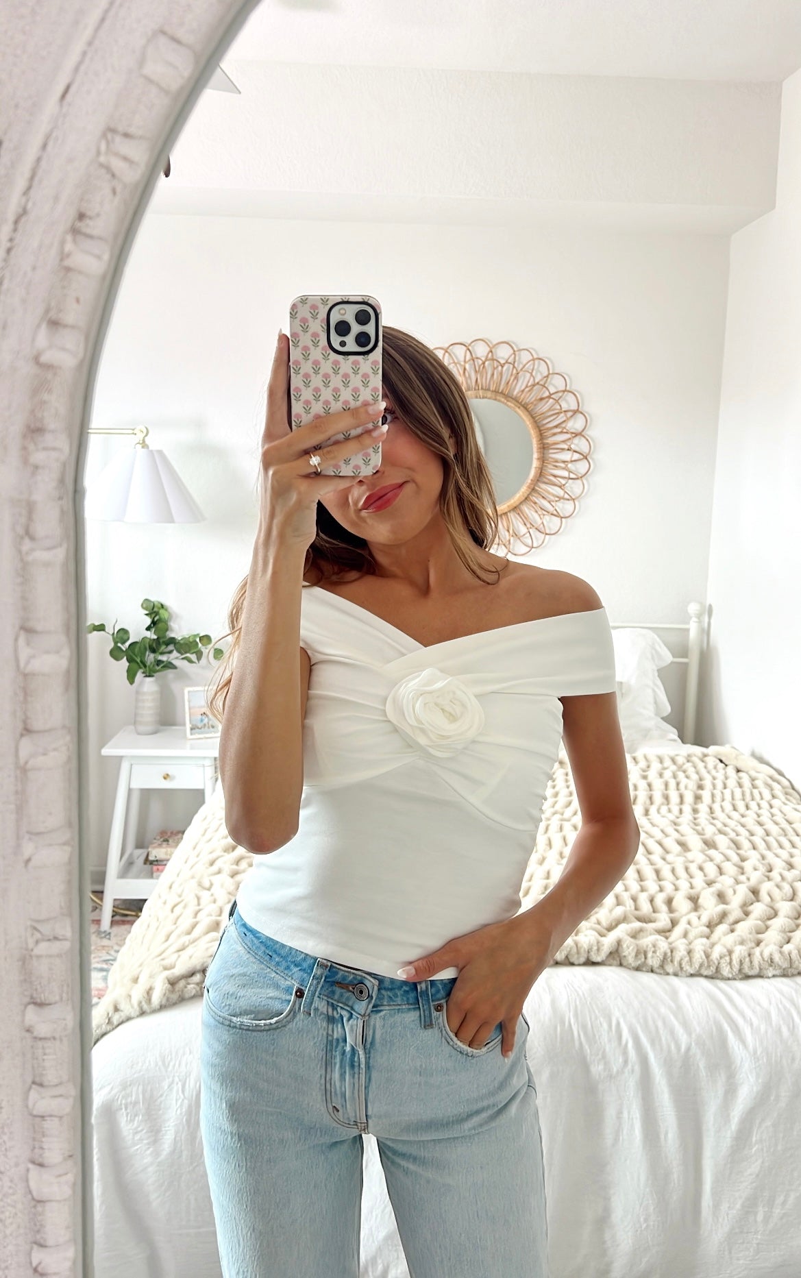 WHITE ROSE TOP