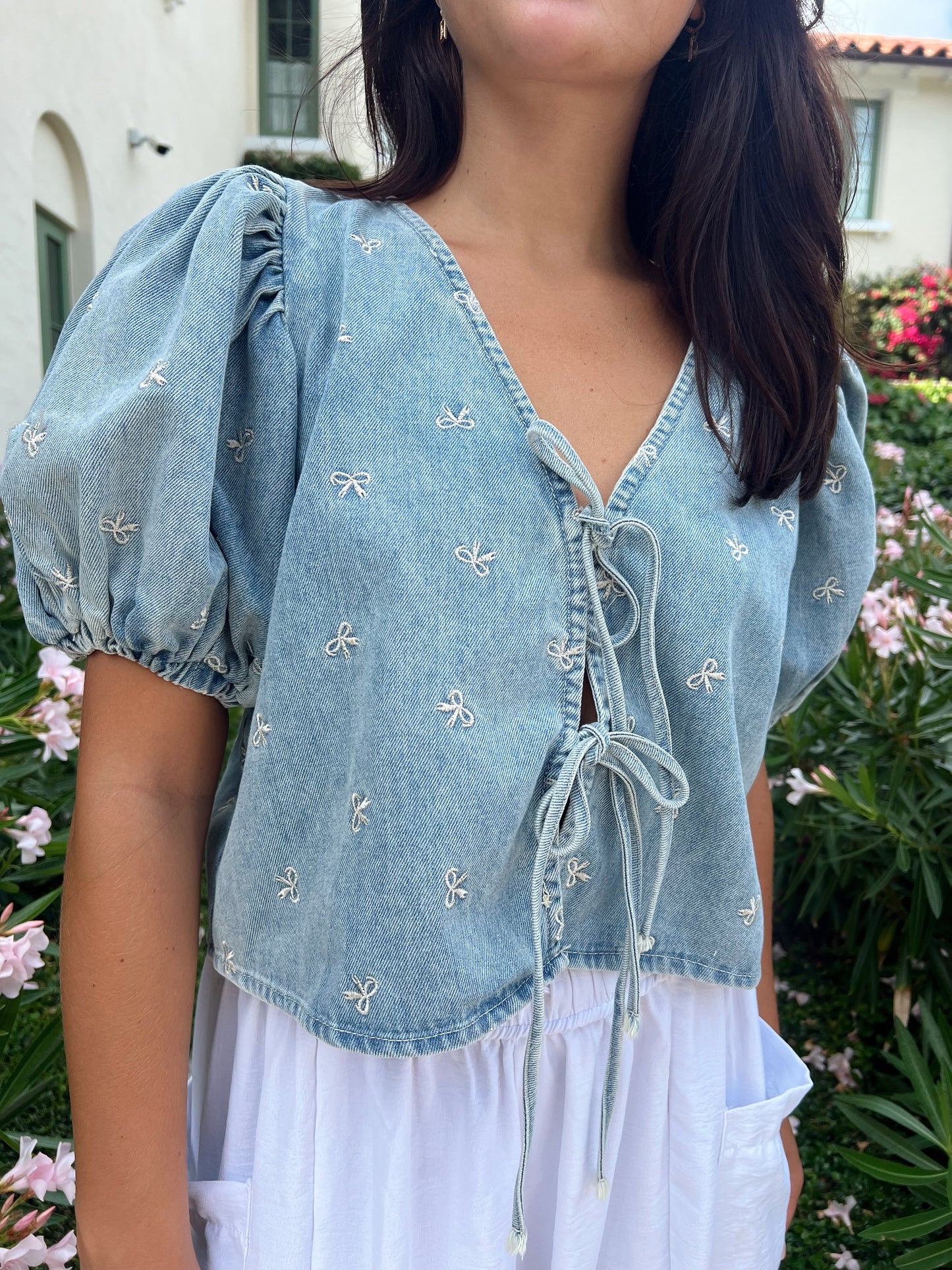 BOW PUFF SLEEVE TIE TOP