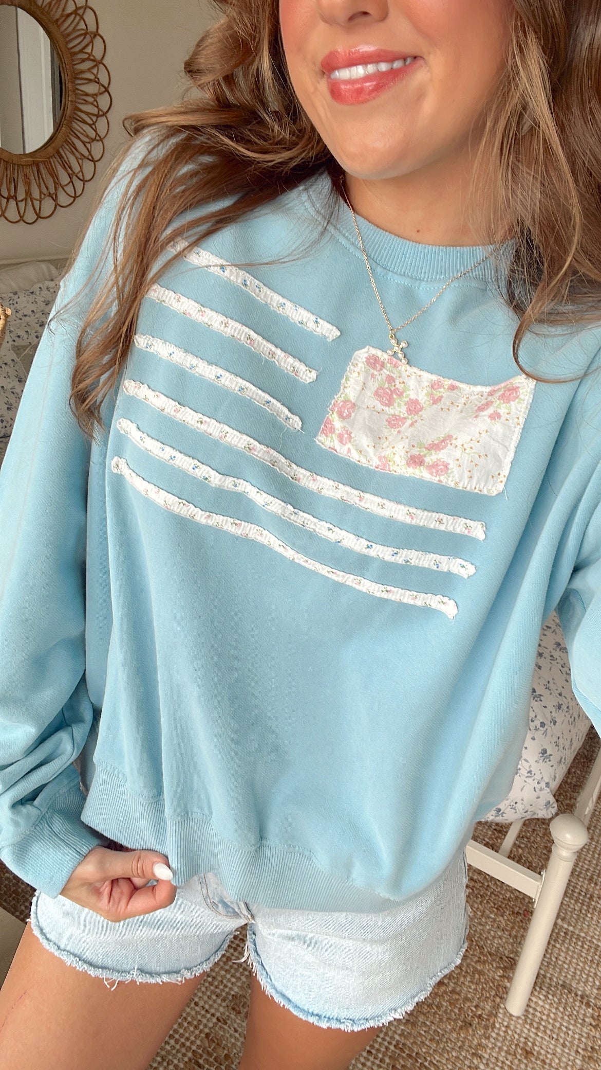 FLORAL PATCHWORK FLAG CREW - BLUE & PINK