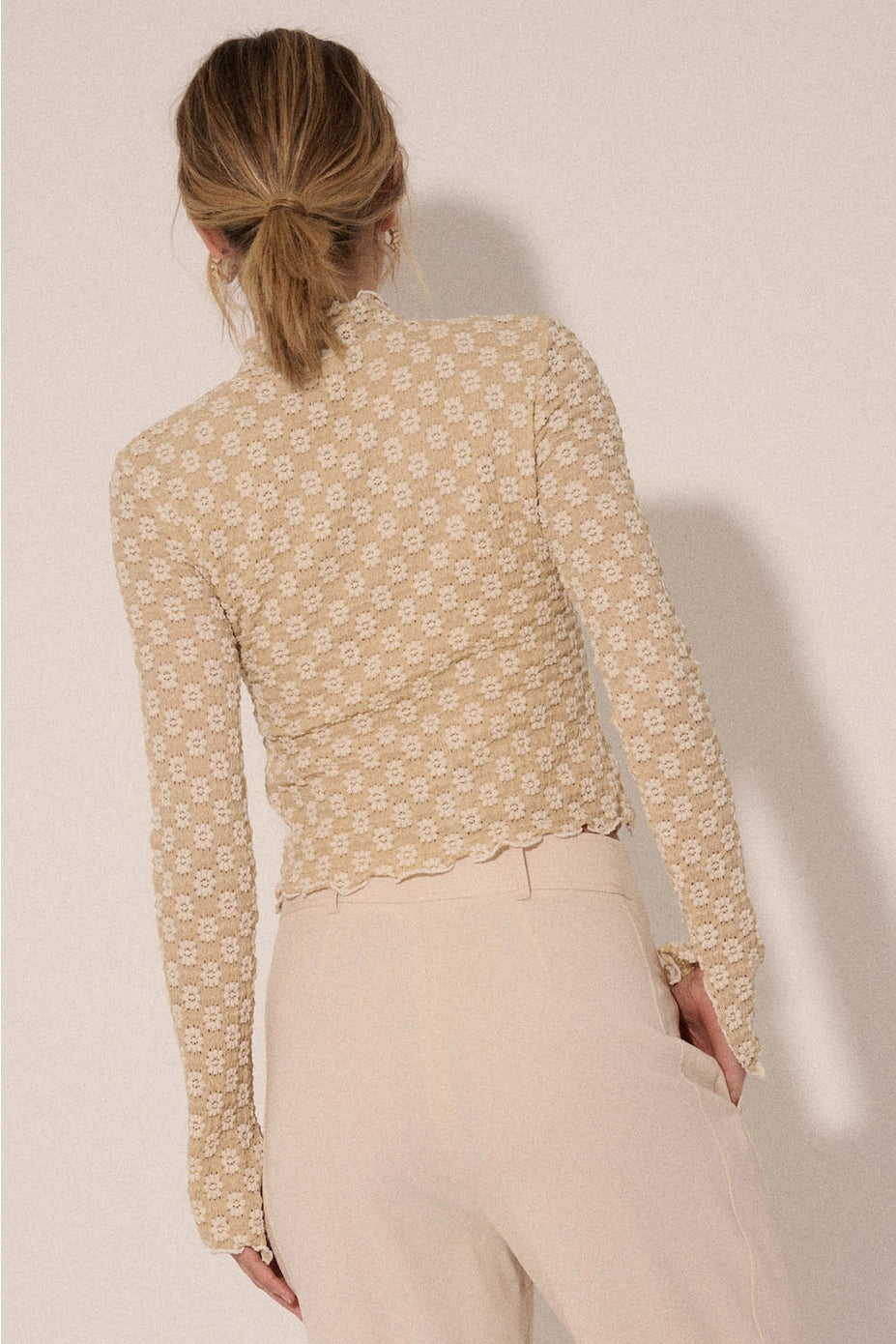 LAYERING RUFFLE TOP - DAISY