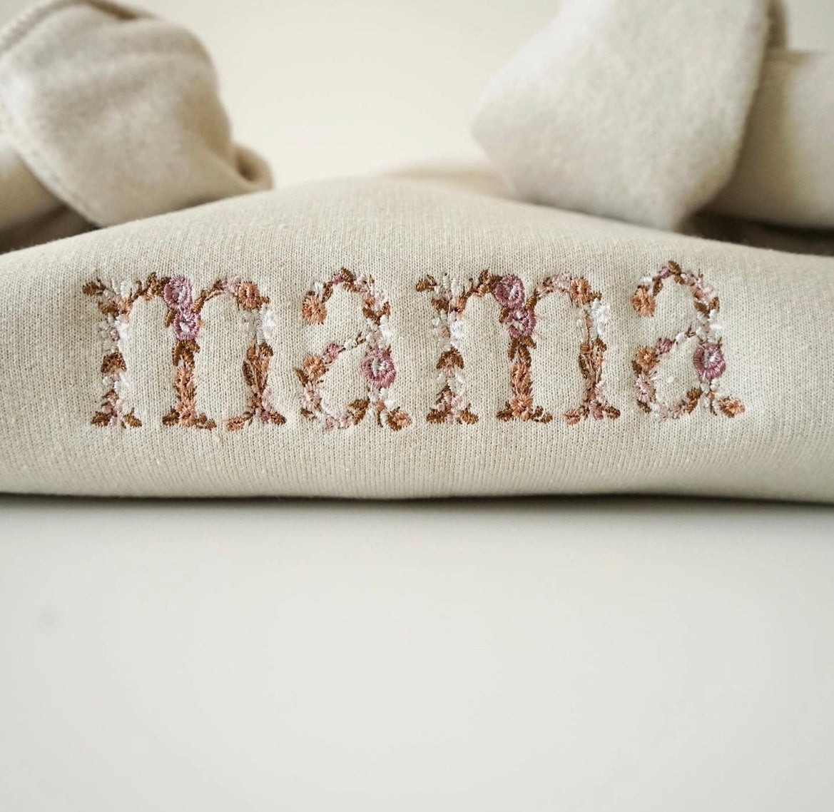 EMBROIDERED MAMA CREW