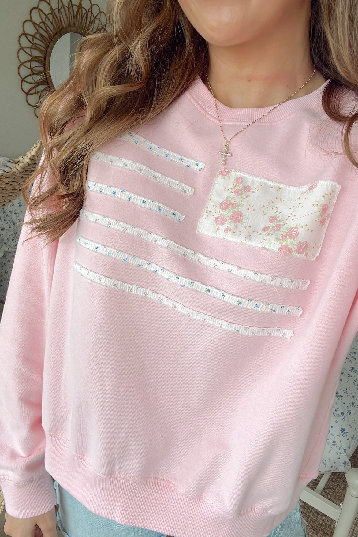 FLORAL PATCHWORK FLAG CREW - BLUE & PINK