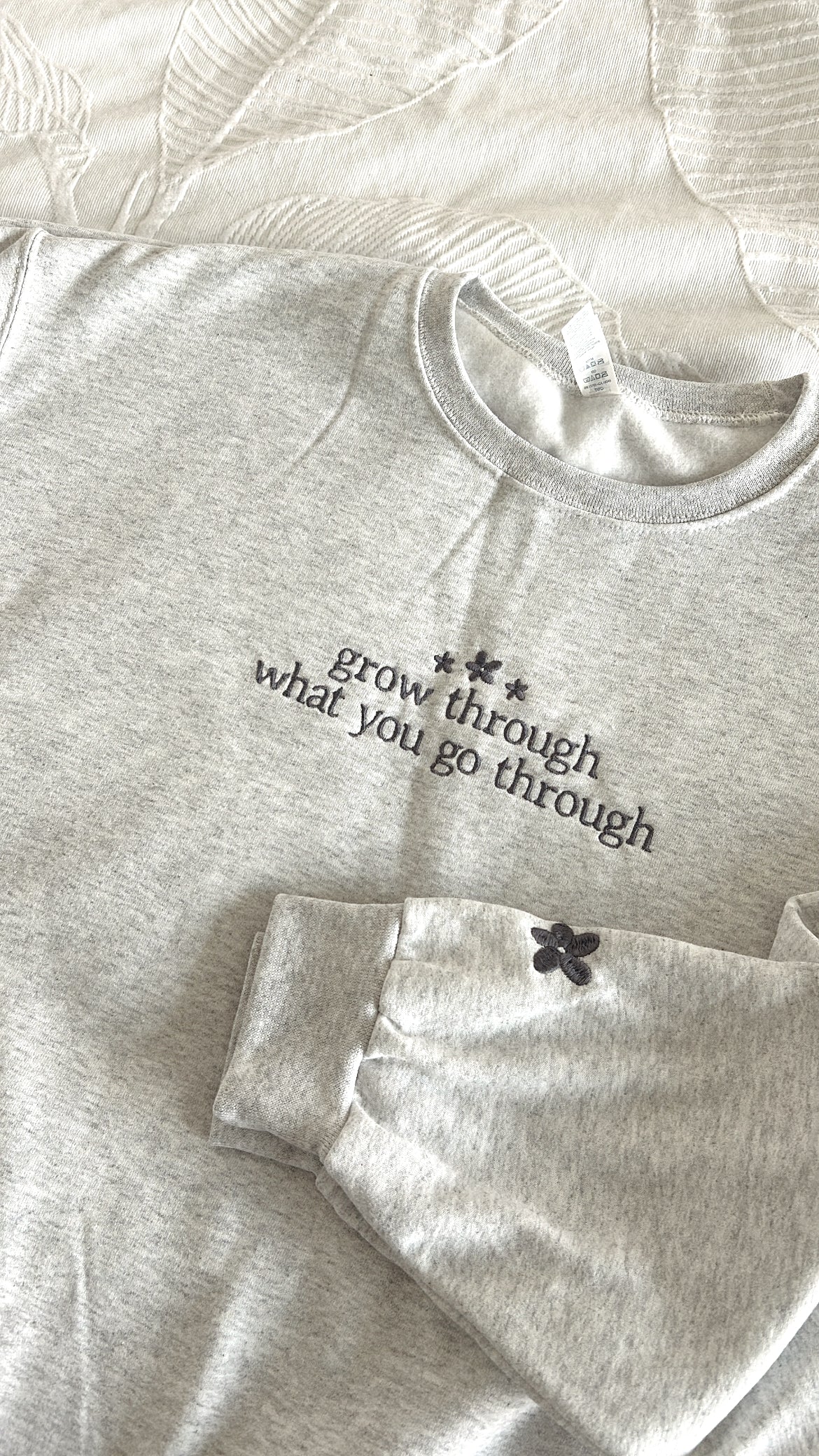 GROW EMBROIDERED CREWNECK