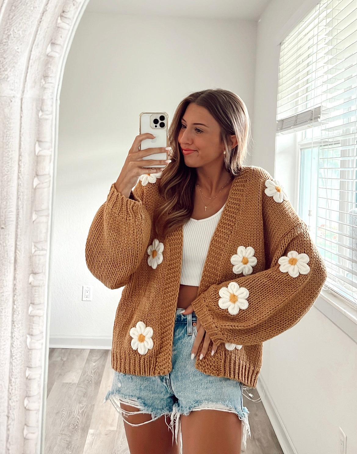 SUMMER DAISY CARDIGAN - NEUTRAL