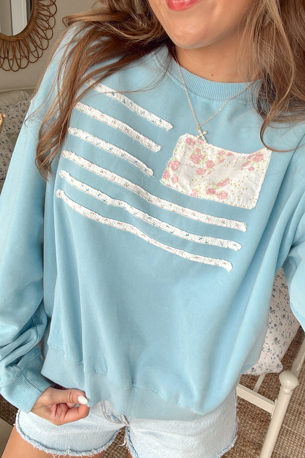 FLORAL PATCHWORK FLAG CREW - BLUE & PINK