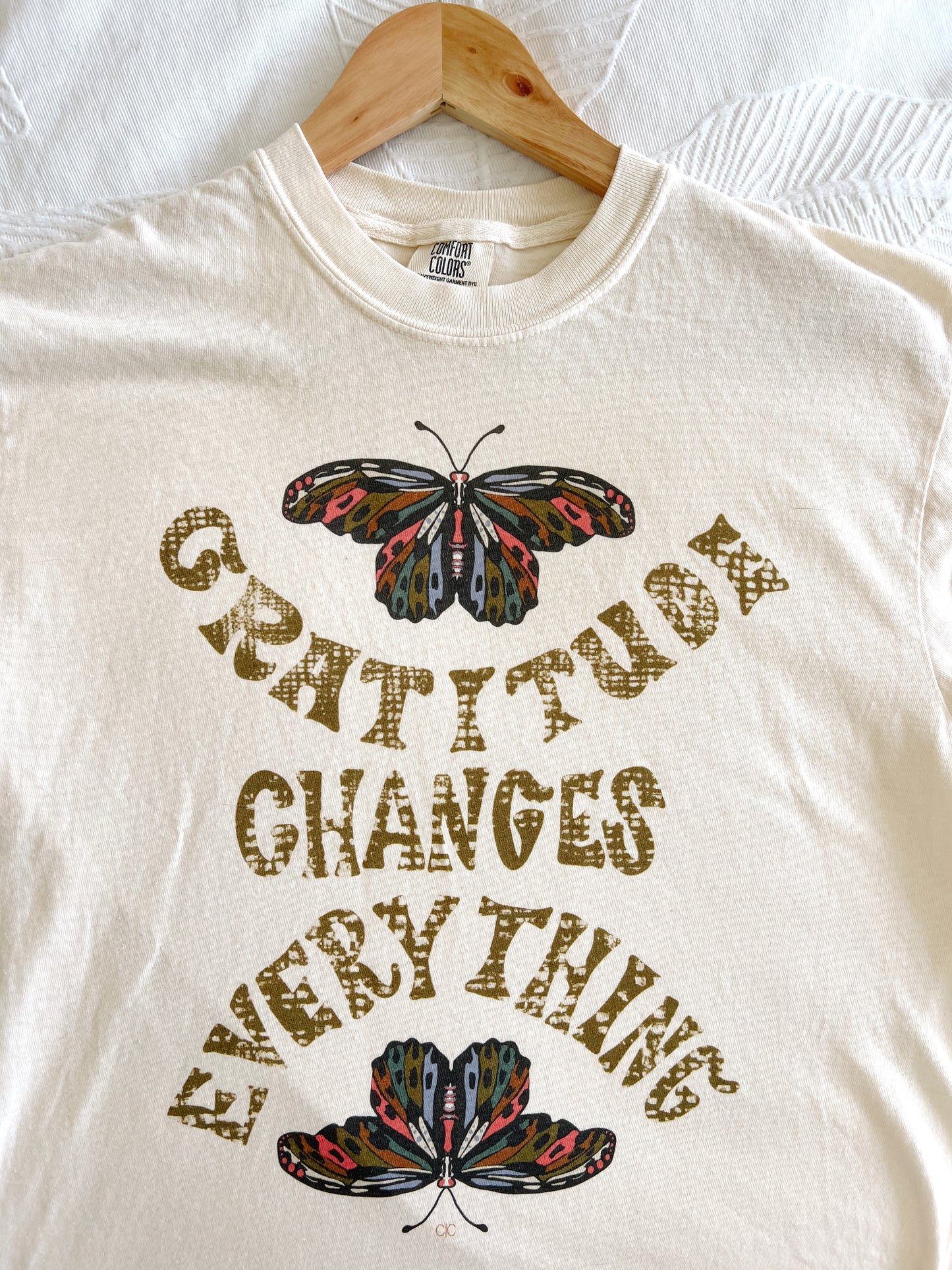 GRATITUDE GRAPHIC TEE