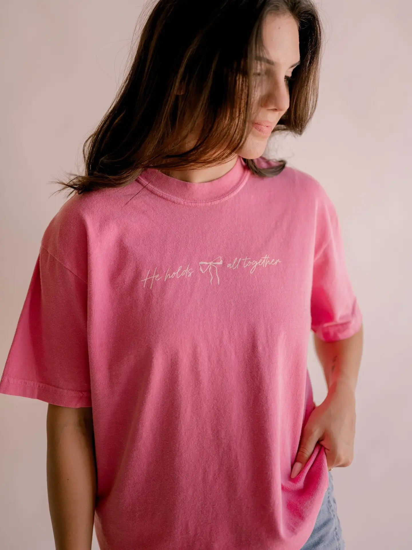 'HE HOLDS IT ALL TOGETHER' TEE - PINK